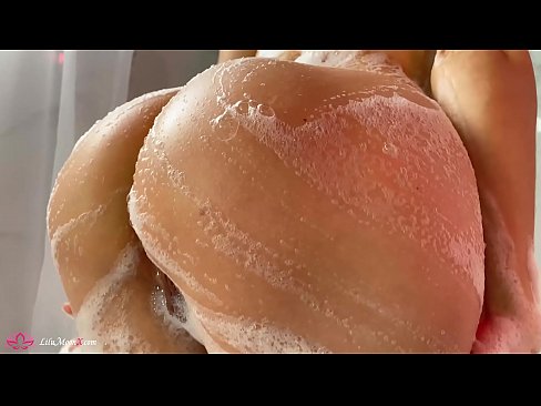 ❤️ Brunette Anapiga Pussy kwa Pussy kwa Vibrator hadi Orgasm kali katika Shower Pono